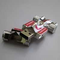 Exclusive clé USB métallique  <br />en forme de voiture de Formule 1